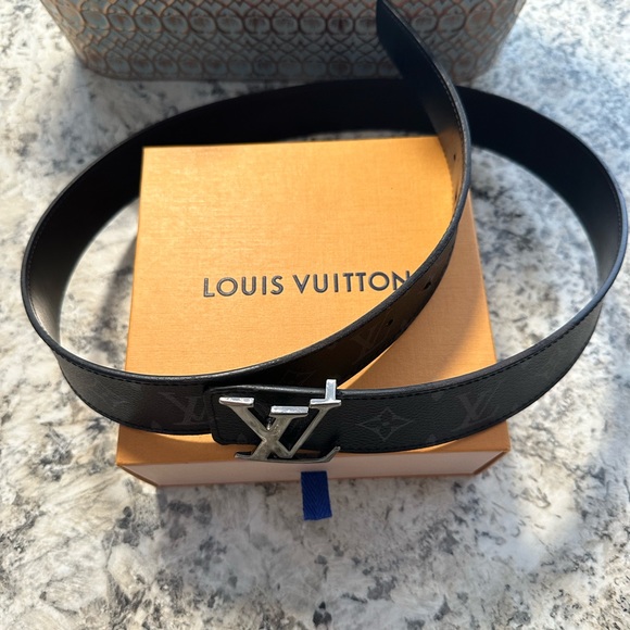 Louis Vuitton Men’s belt Initiales 40 mm reversible - Picture 6 of 6